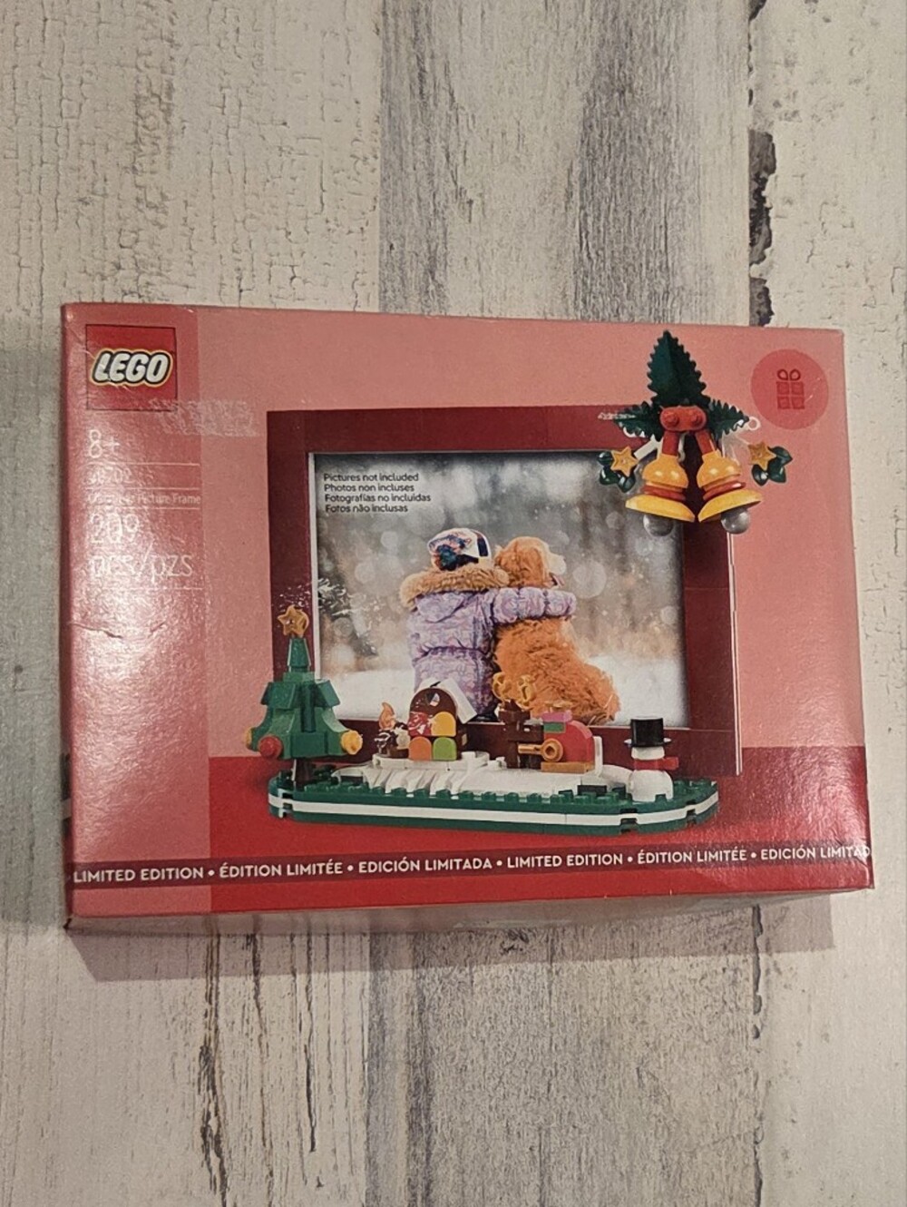 New LEGO 4072 Holiday Photo Frame Red w/Green Accents 209 Pcs 8+ LIMITED EDITION - Picture 1 of 6